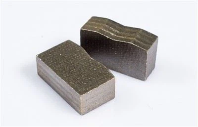 Aštrus deimantų segmentas